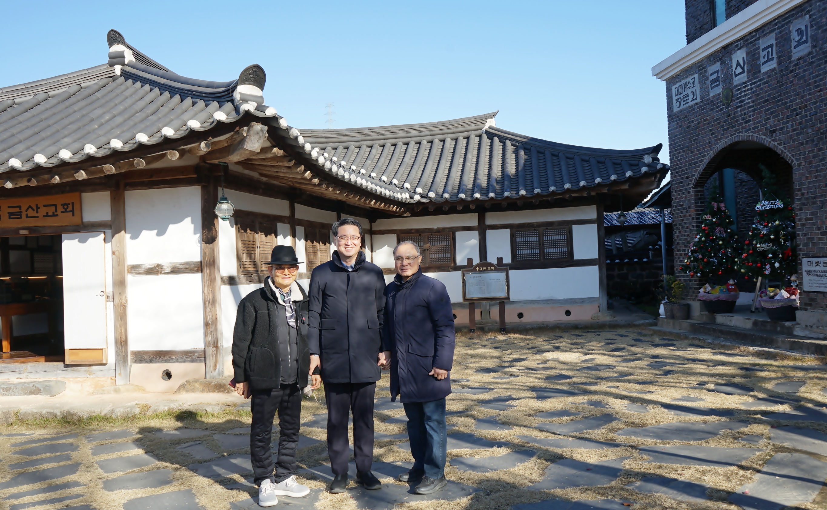 8537f3f6e9e20ef37320e8d50810cf3b_1766382